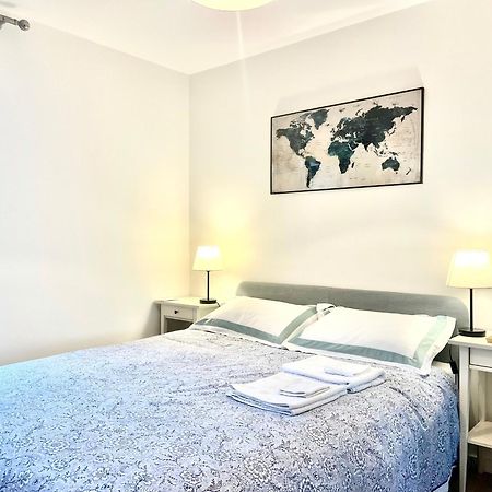 The Room King Size Bed And Private Bathroom دبلن المظهر الخارجي الصورة