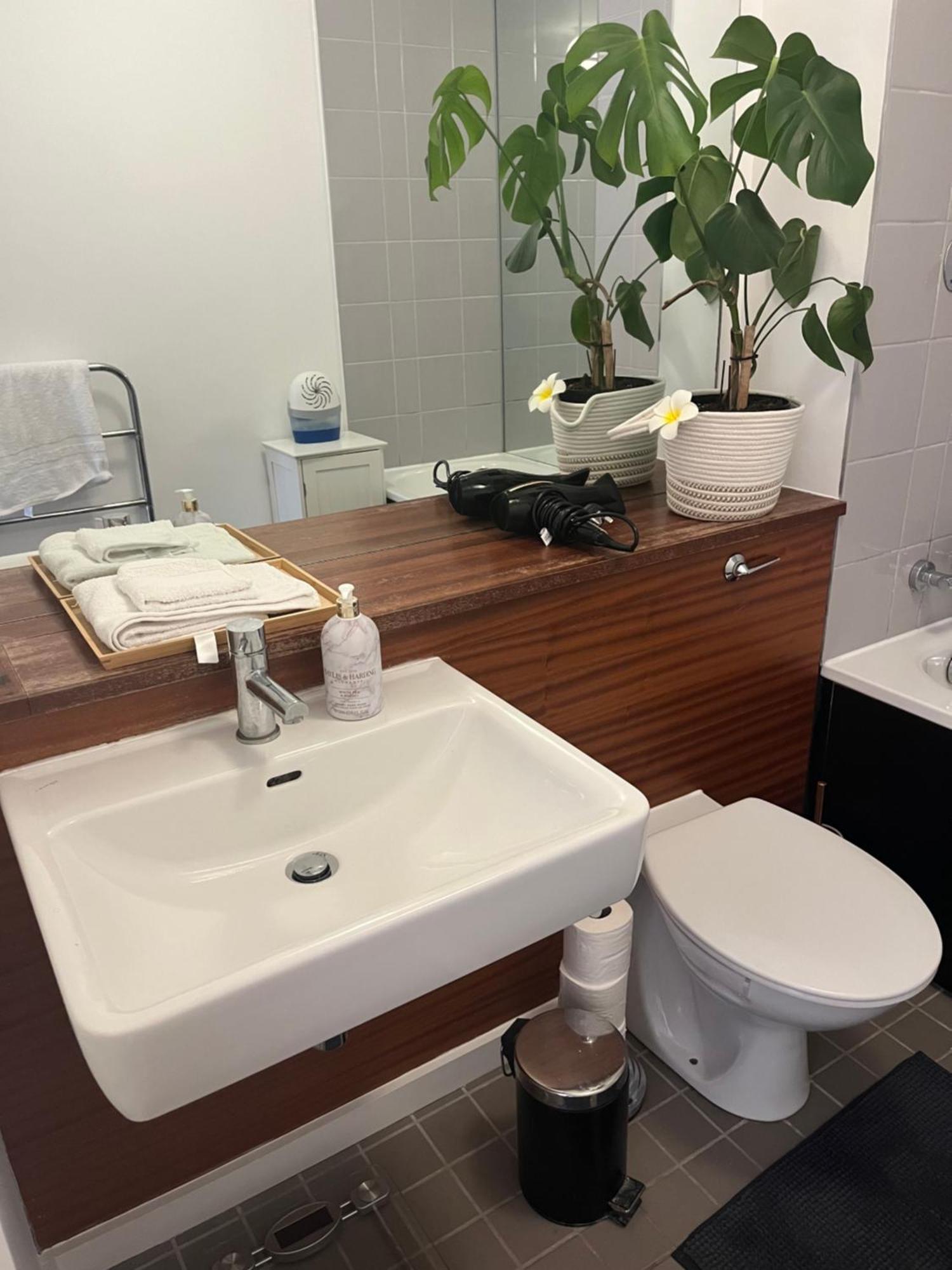 The Room King Size Bed And Private Bathroom دبلن المظهر الخارجي الصورة